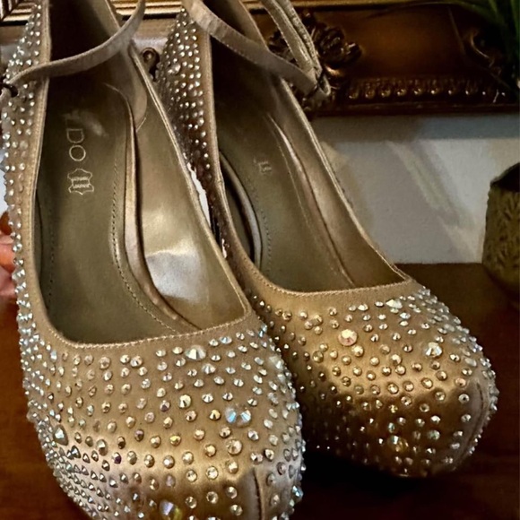 Gorgeous Sparkly Champagne Aldo Stiletto Heels - Fit for a princess! - Picture 10 of 10